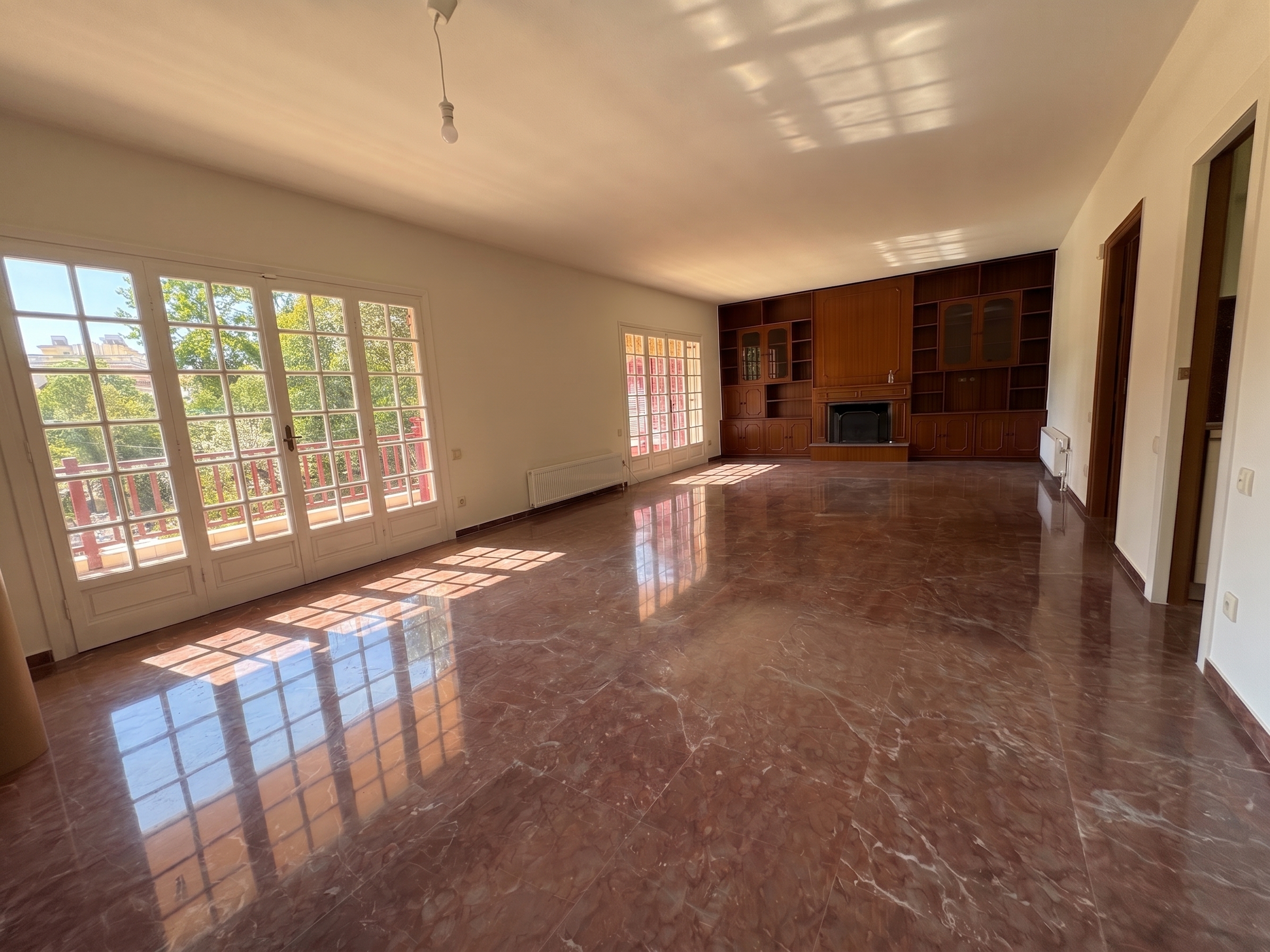 Elegant floor apartment 140 sq.m.