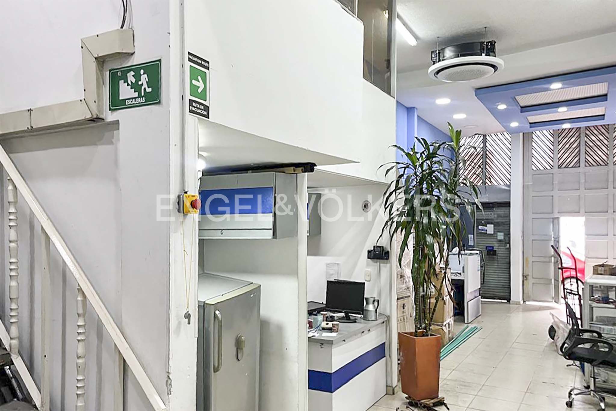 Arriendo Bodega-Local 560m² Calle 70 | Luz Trifásica y Ascensor Carga