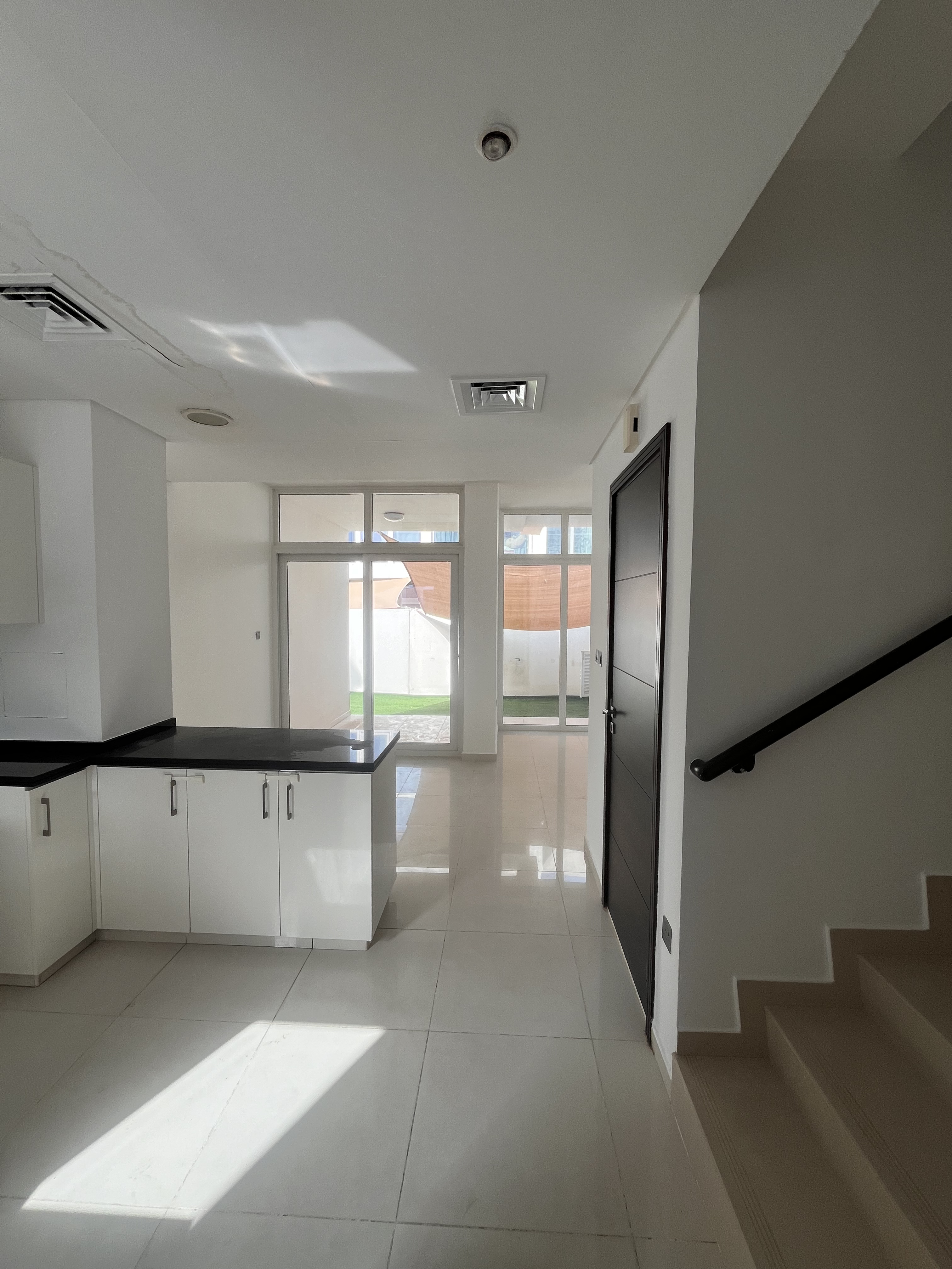 Spacious Townhouse | Private Garden | Corner Unit