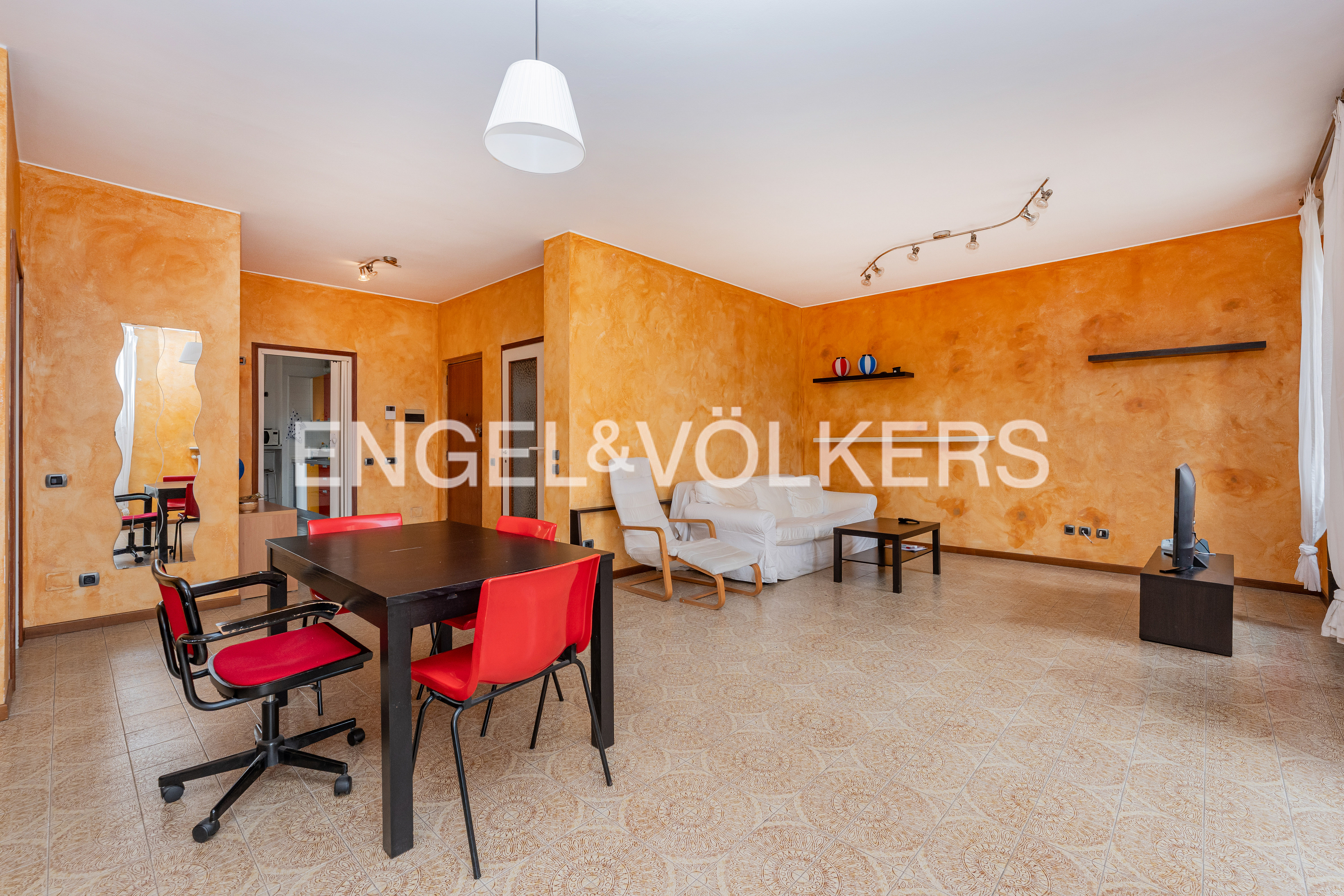 Spacious three-room apartment with two bathrooms at 16/48 Via Monte Popera