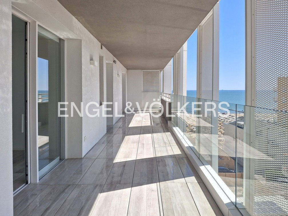 Beautiful two-bedroom apartment with sea view