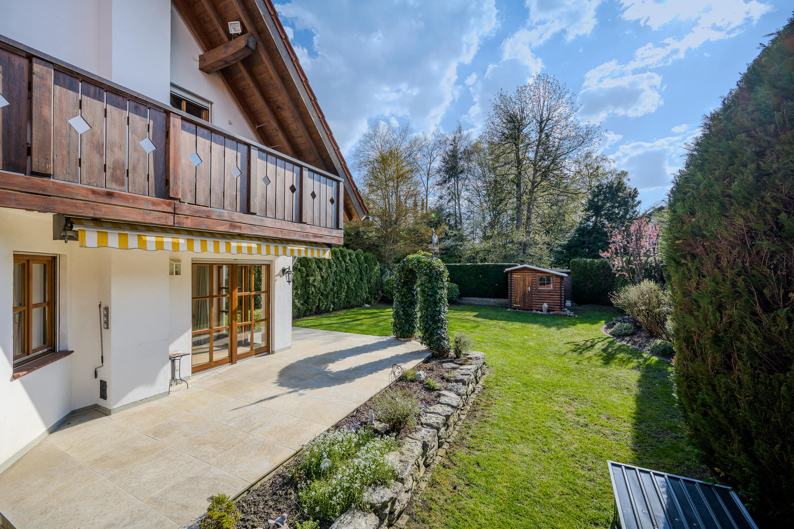 Gepflegte Doppelhaushälfte mit sonnigem Garten