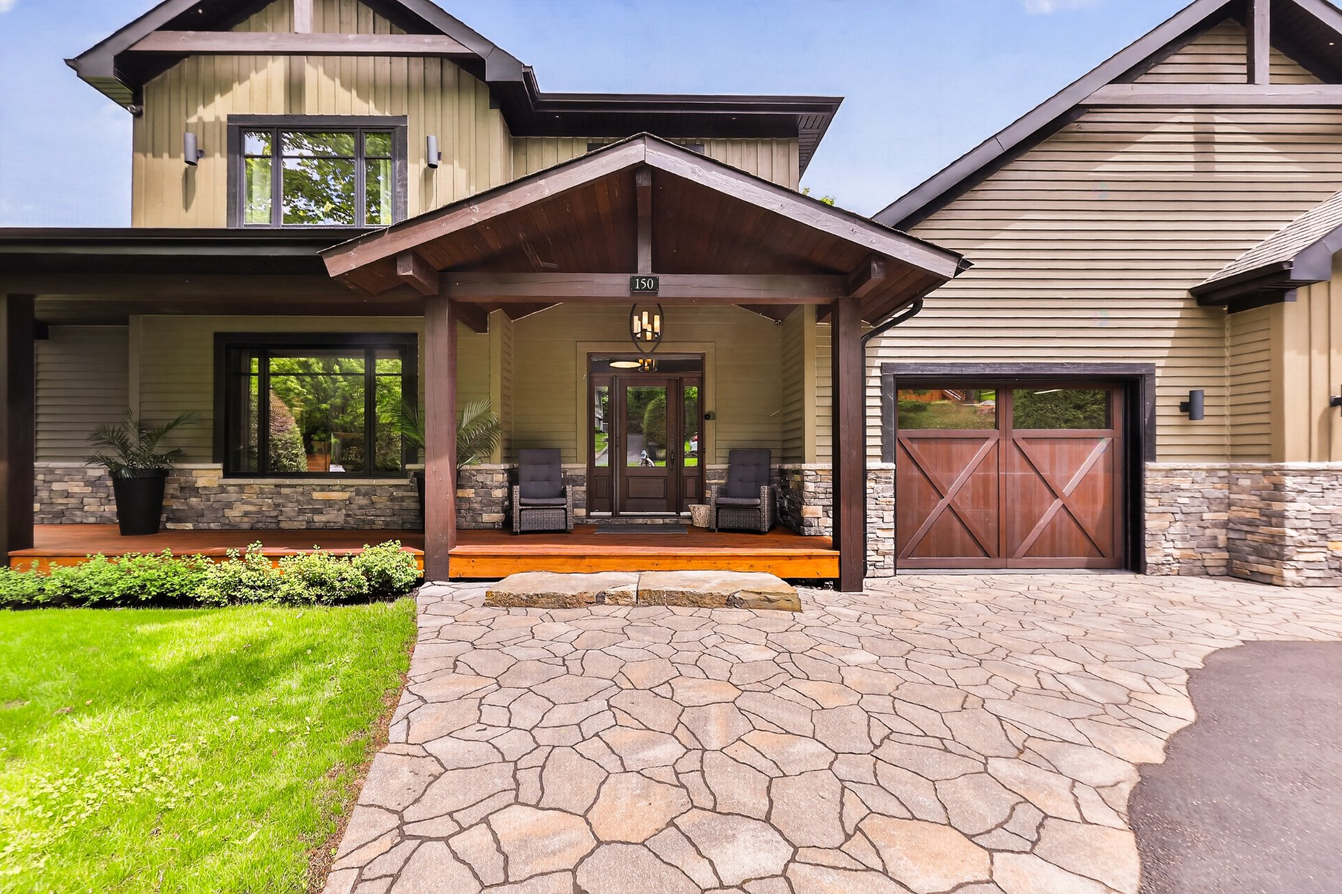 Seamlessly blends luxury, nature, and privacy