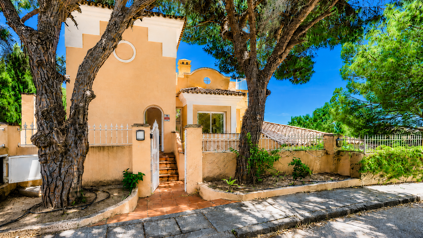 Spacious Villa in Elviria close to Amenities
