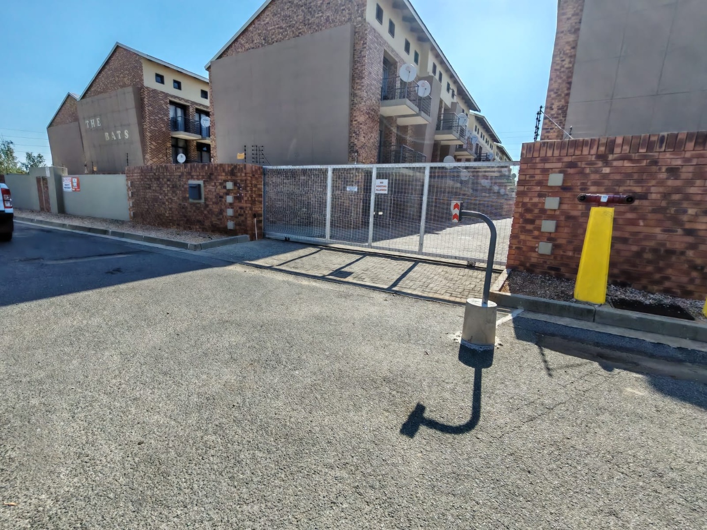Cozy 1-Bedroom Apartment with Balcony in Prime Location!