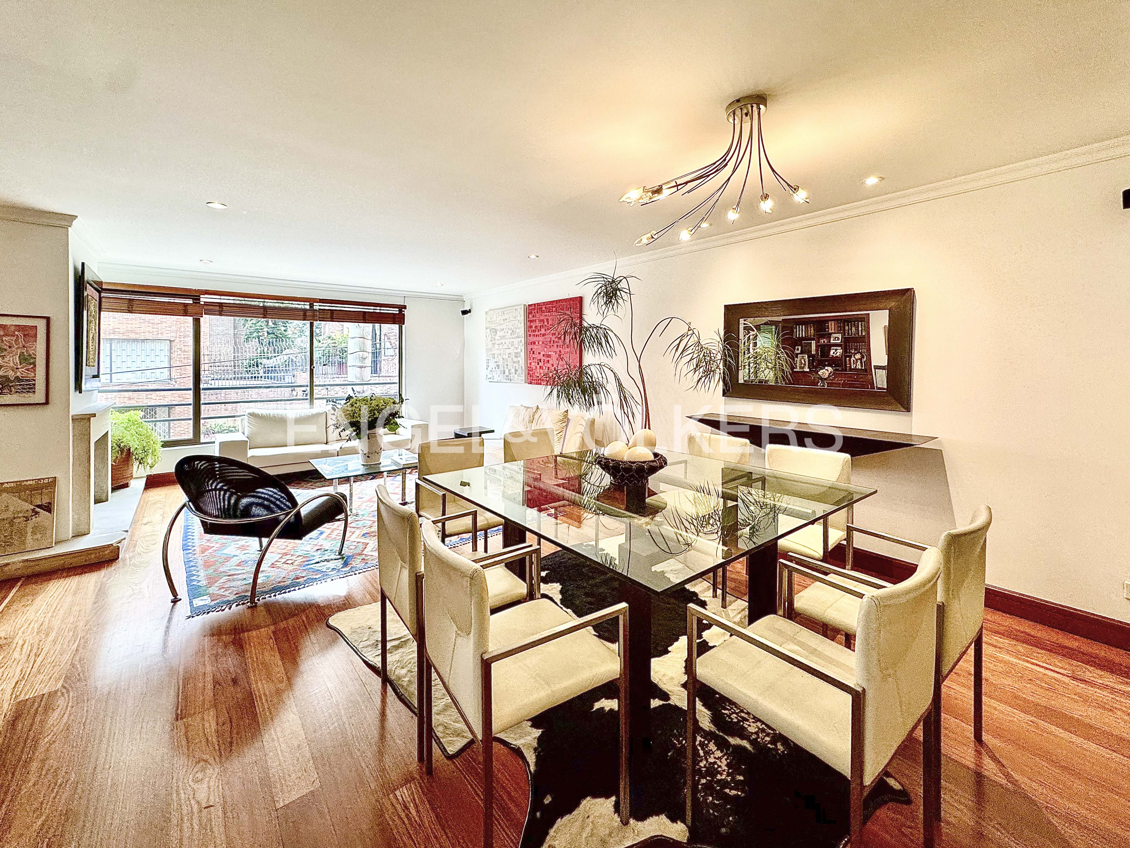Apartamento exterior con balcon para arriendo en Rosales