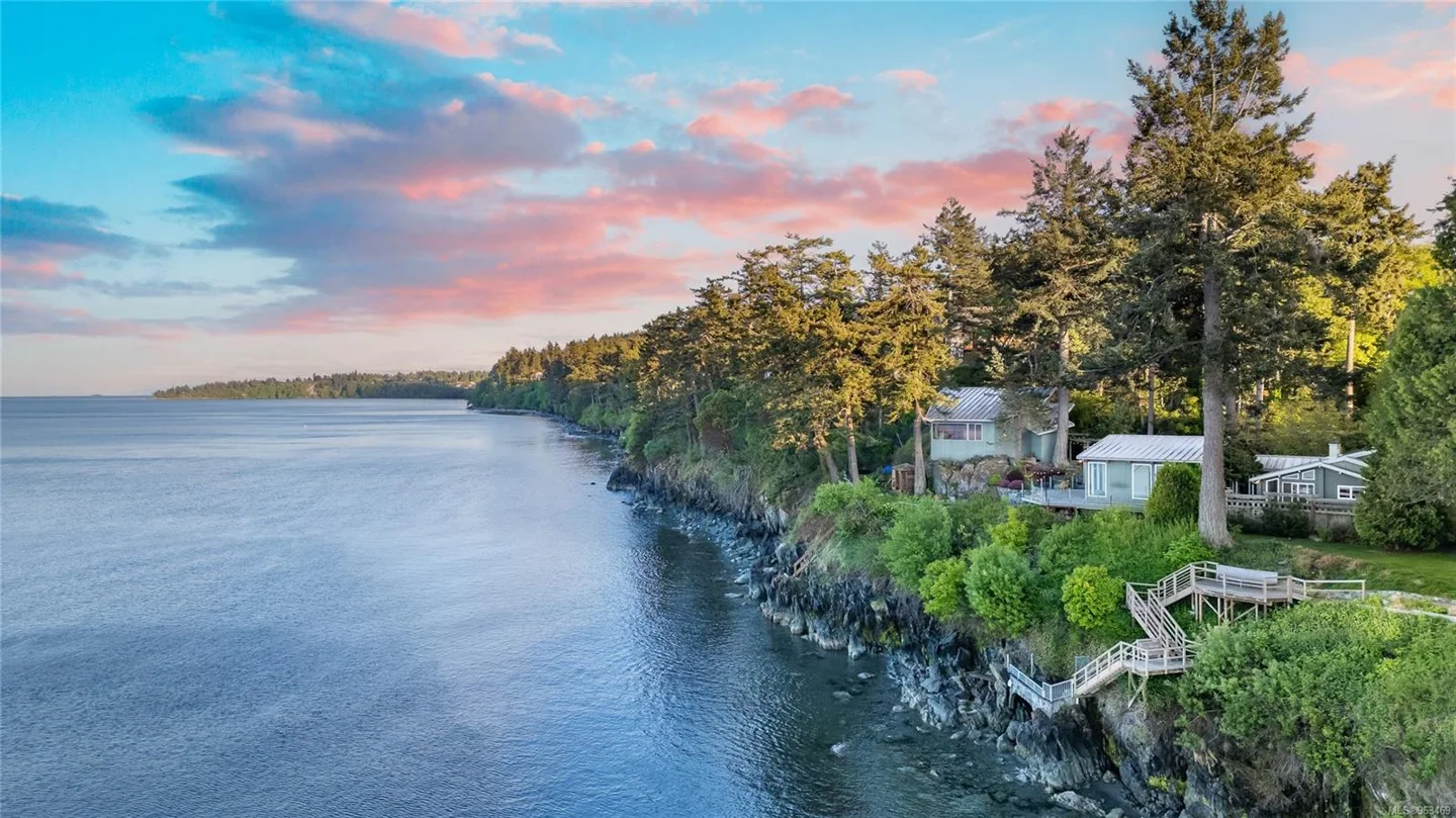 A True Waterfront Estate With Historical Significance