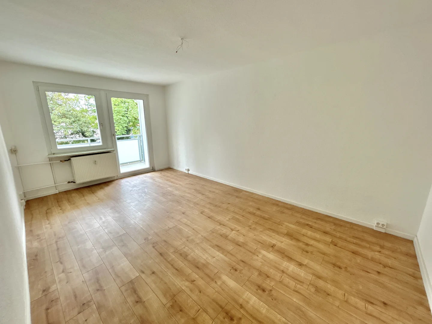 Wunderschöne 4 - Raumwohnung in Top Lage mit Einbauküche und Balkon - Photo 1