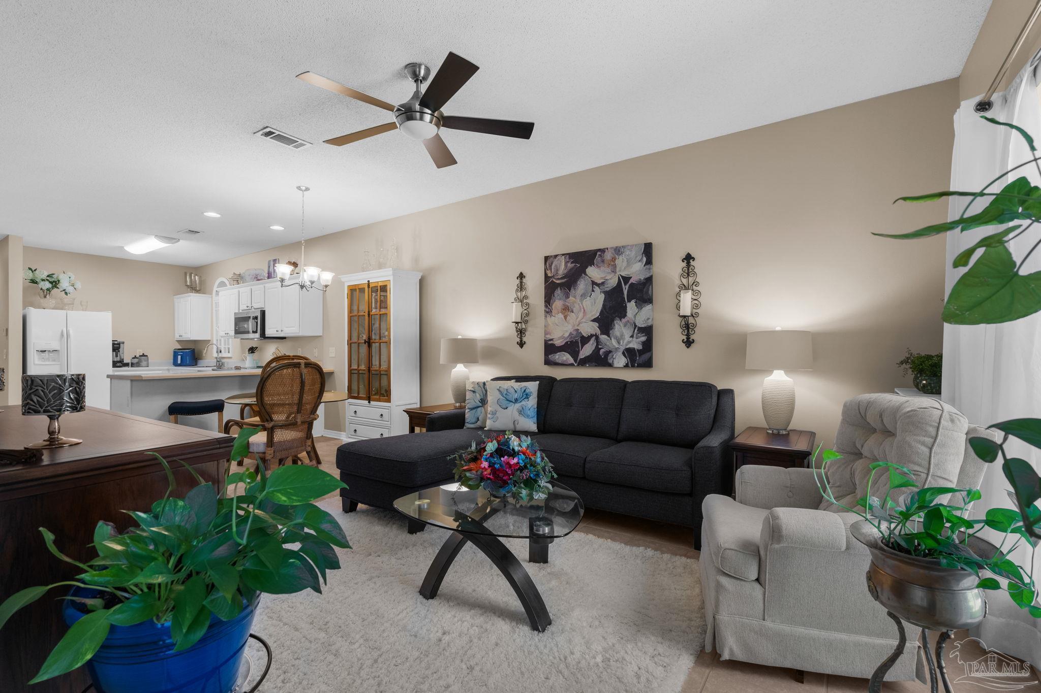 Updated Ground-Floor Condo, Prime Pensacola Location!