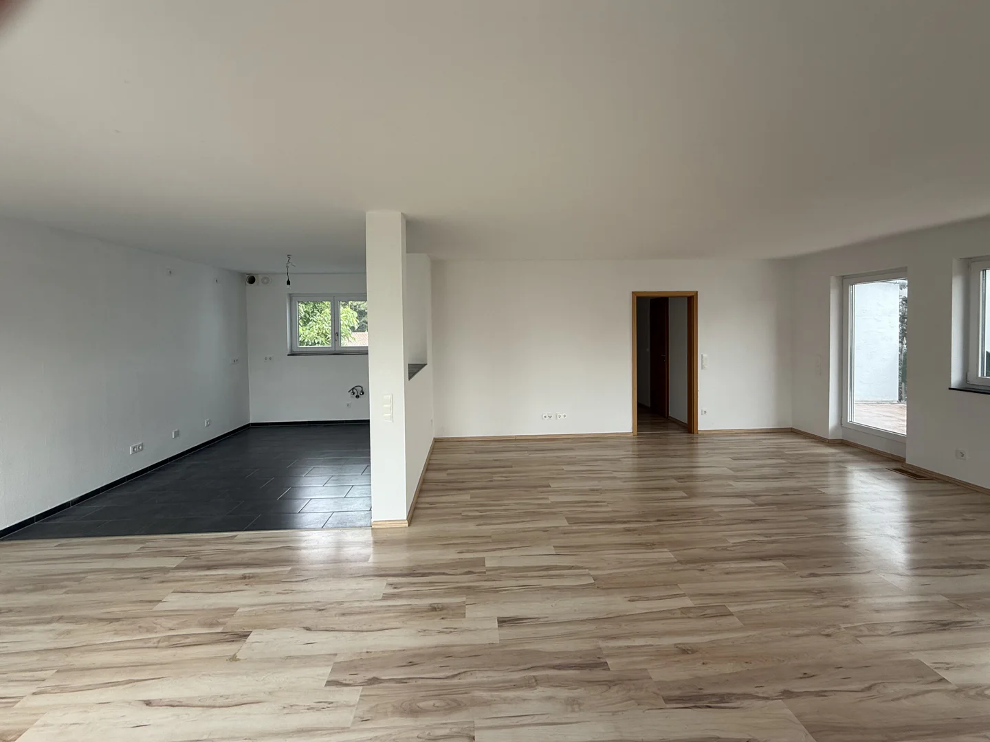 Großzügige 4-Zimmer-Wohnung mit großem Balkon in ruhiger Lage von Griesheim - Foto 2