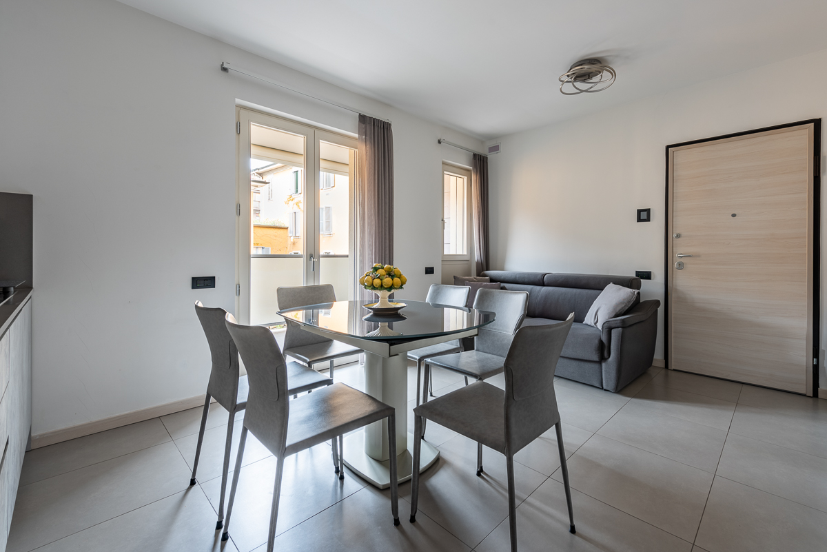 Elegant furnished apartment with terrace and garage in via Niccolini