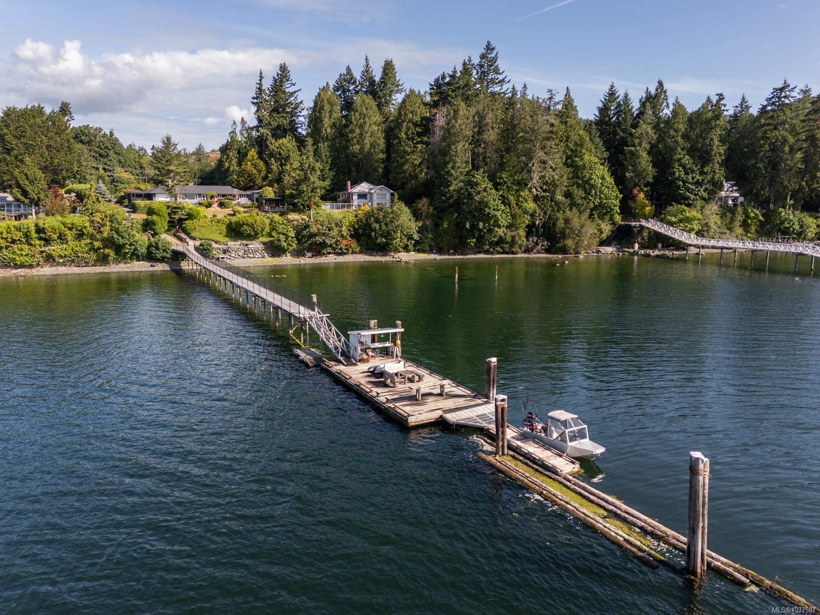 Magnificent oceanfront property in Sooke!