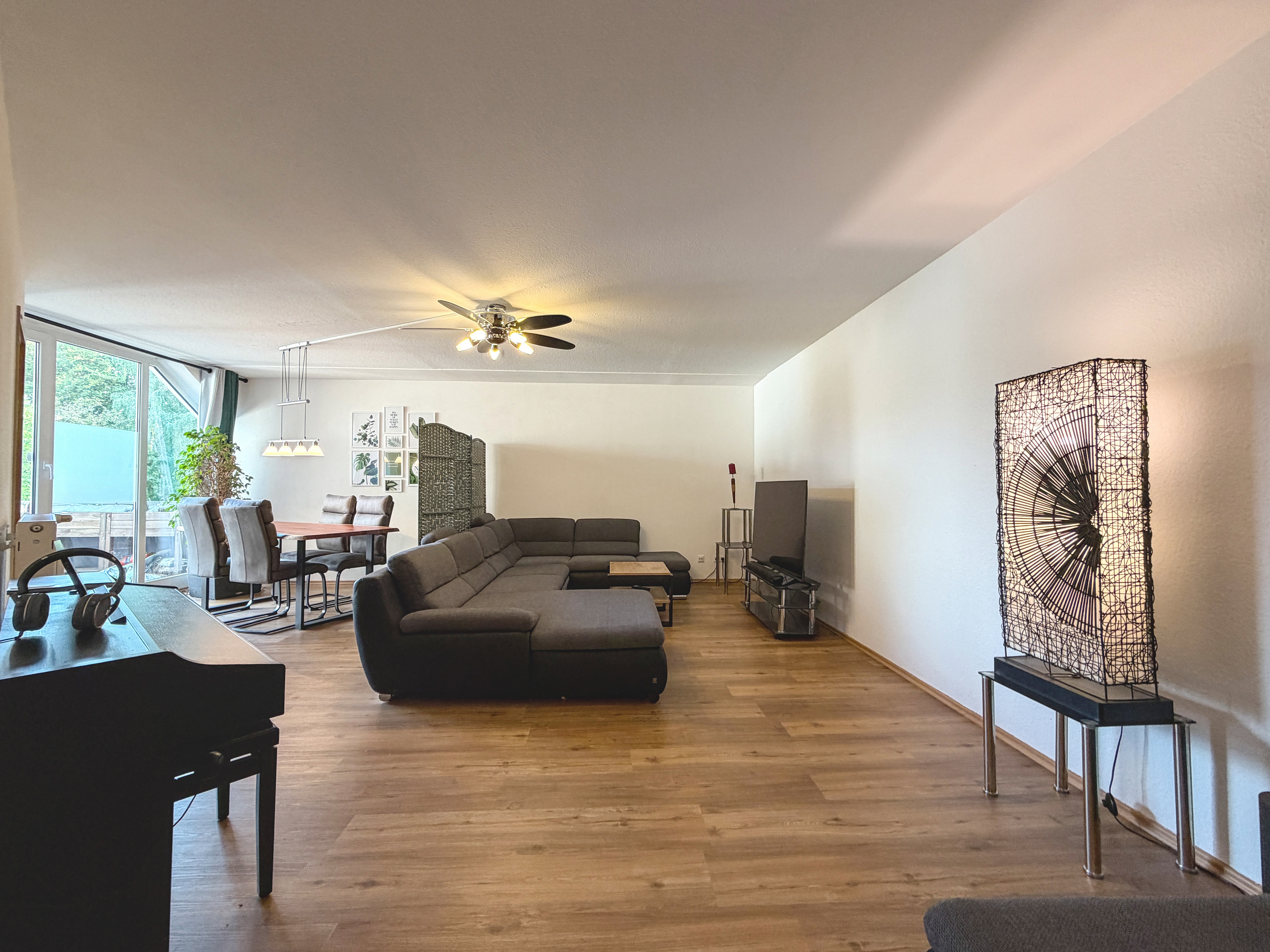 Großzügige Wohnung mit großem Balkon & Tiefgarage in zentraler Lage