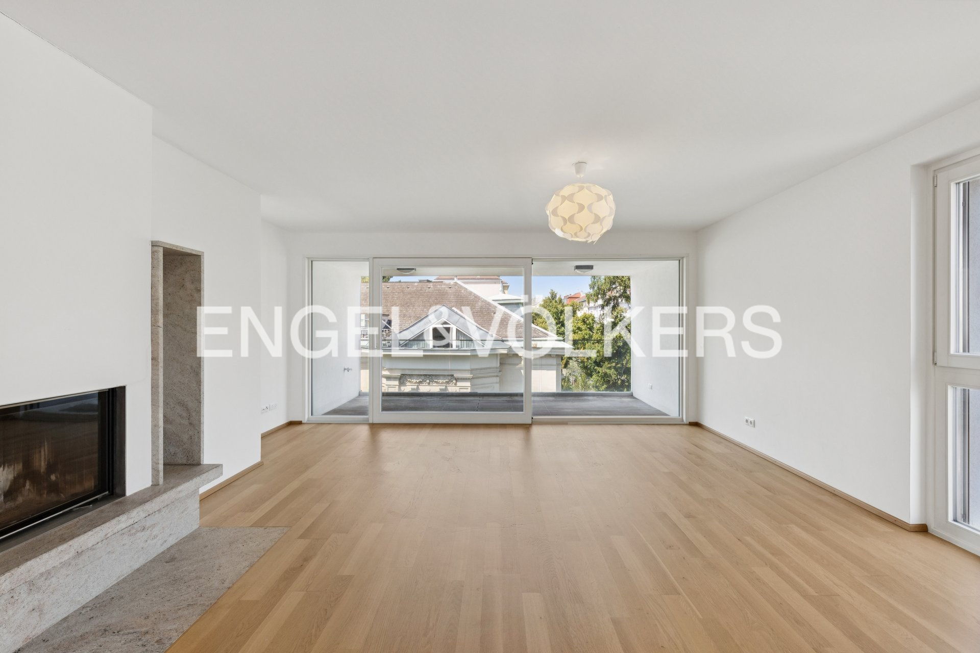 Fantastic new apartment with large loggia and garage space on leasehold land