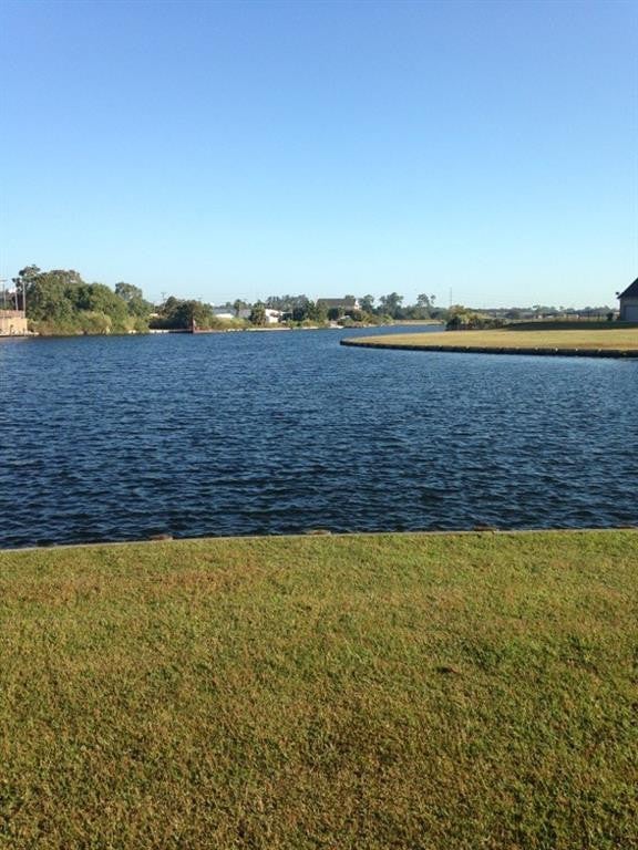 Navigable Waterfront Lot