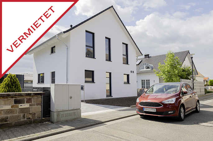 **VERMIETET**Modernes Wohnen & Arbeiten mit Terrasse und Garten in ruhiger Lage!