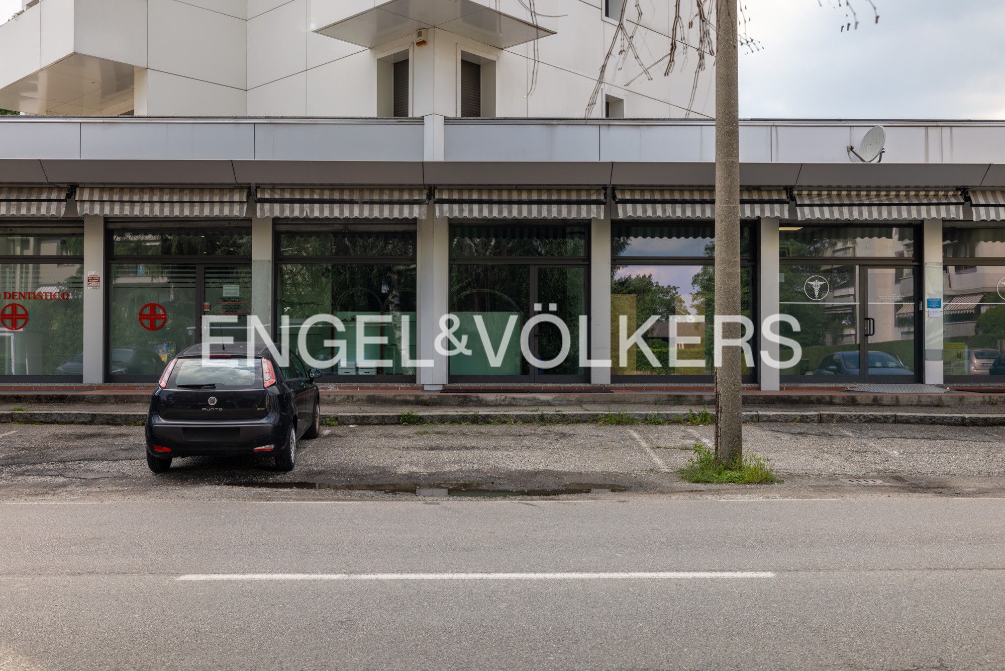 Store with three street-facing windows