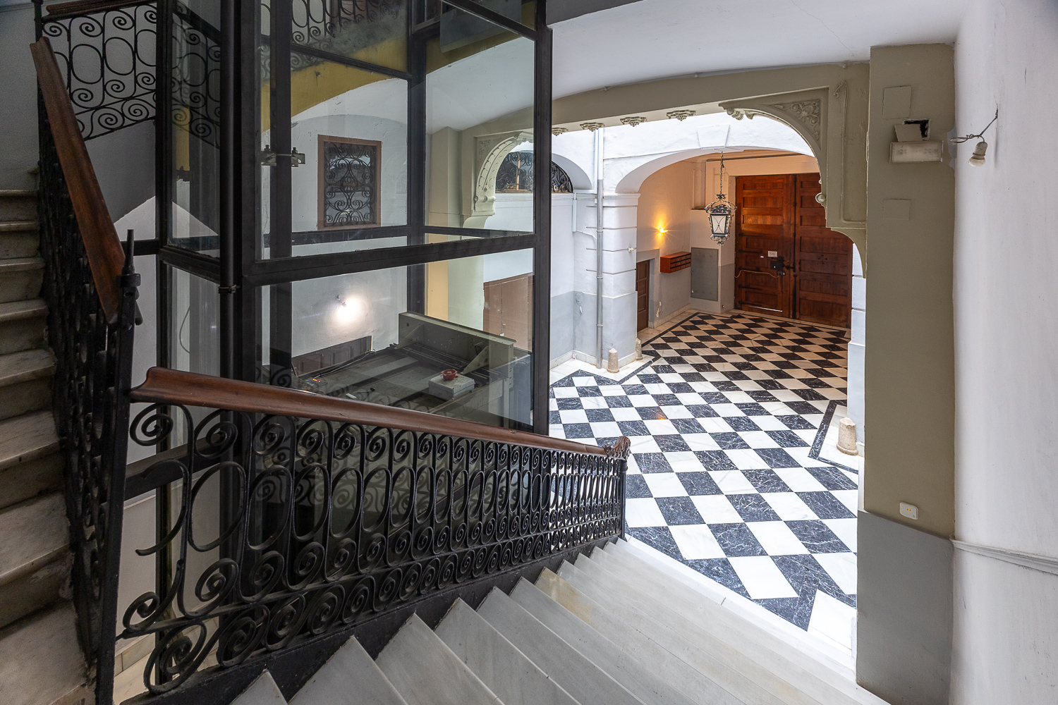 Antiguo taller artístico en planta baja en edificio clásico en La Seu