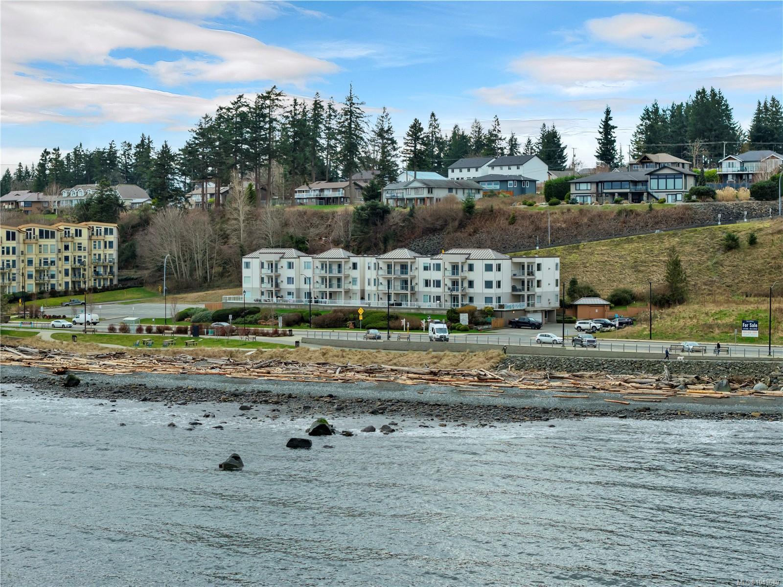 Ocean-view, top-floor corner suite with one pet allowed!