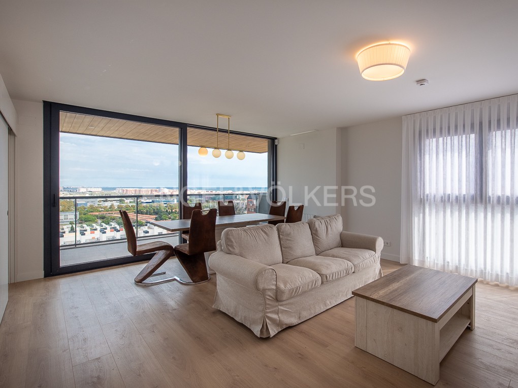 Brand new flat with terrace and sea views
