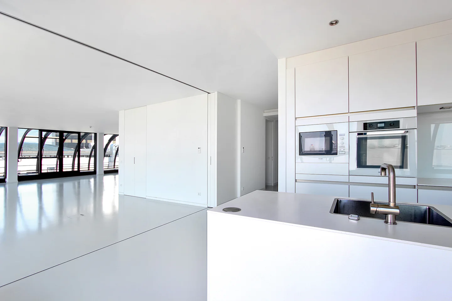 Über den Dächern der Friedrichstadt: Weitläufiges Penthouse im Upper Eastside Berlin - Foto 3