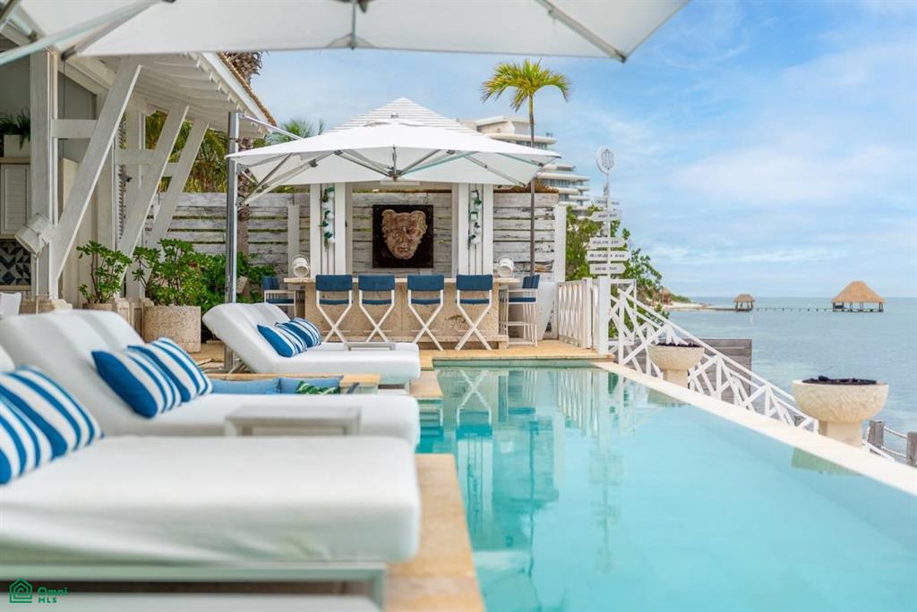 Oceanfront Villa with its own Yate Dock in Cancun