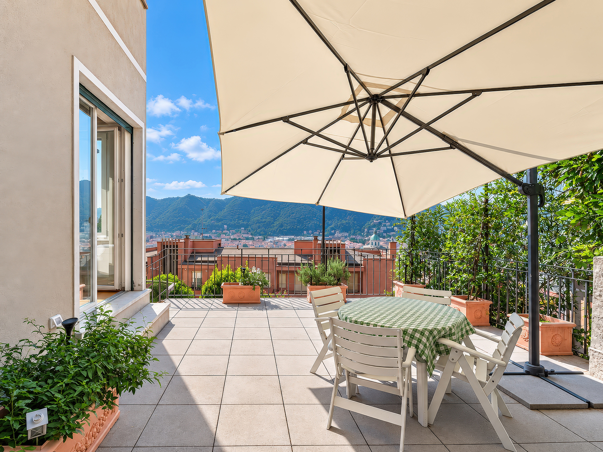 Quadrilocale panoramico in Villa storica con depandance e unità aggiuntiva da ristrutturare