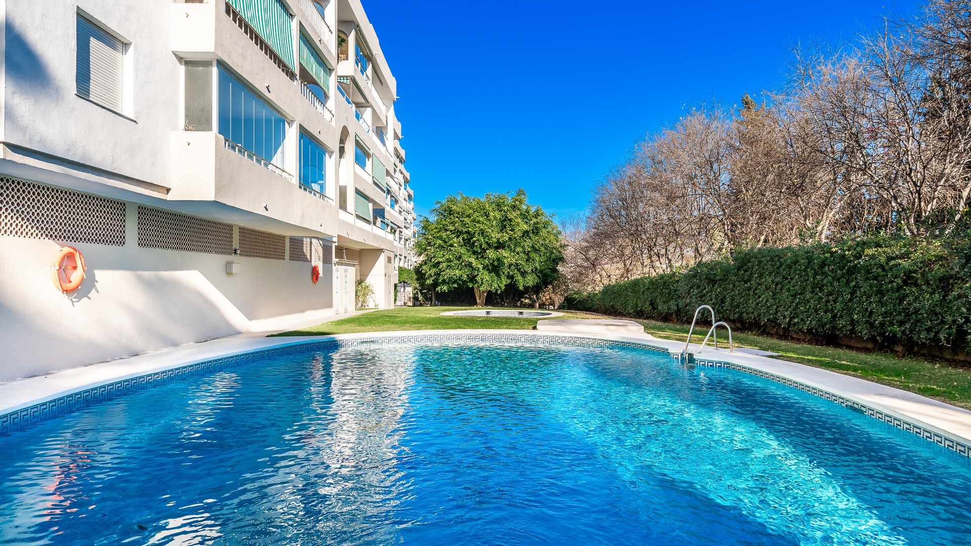 Cosy three-bedroom apartment in Nueva Andalucia.Available for Mid -Long-Term Rental from July 2026– Prime Location Near Puerto Banús and Marbella