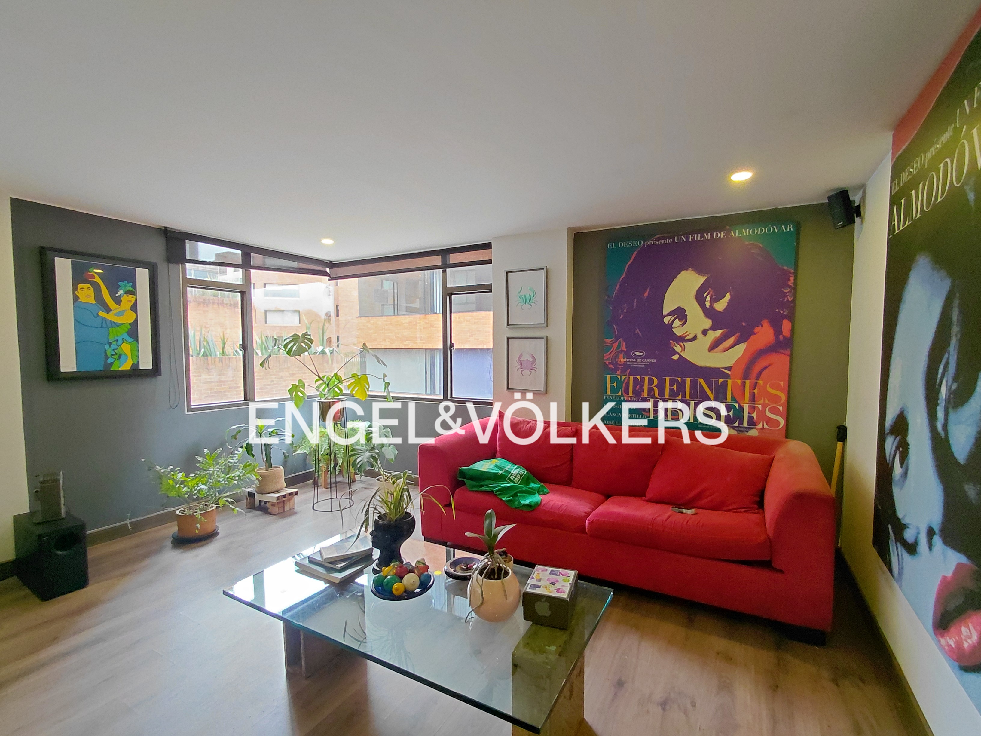Amplio y moderno apartamento para venta en La Cabrera