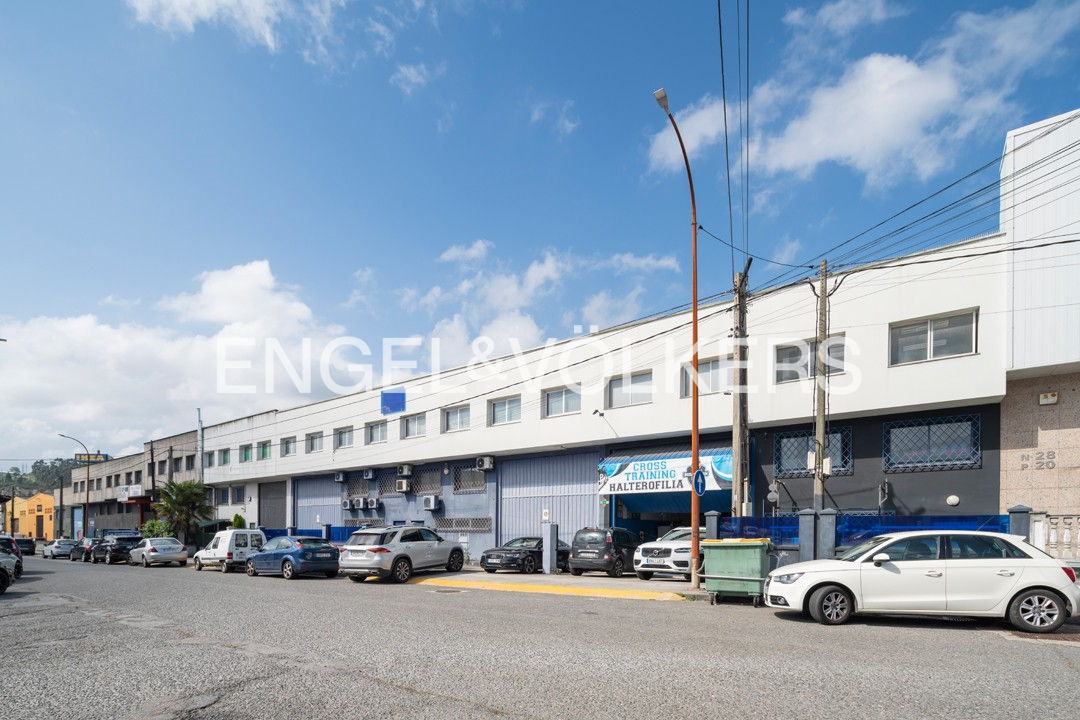 Naves Ermita 30-32
