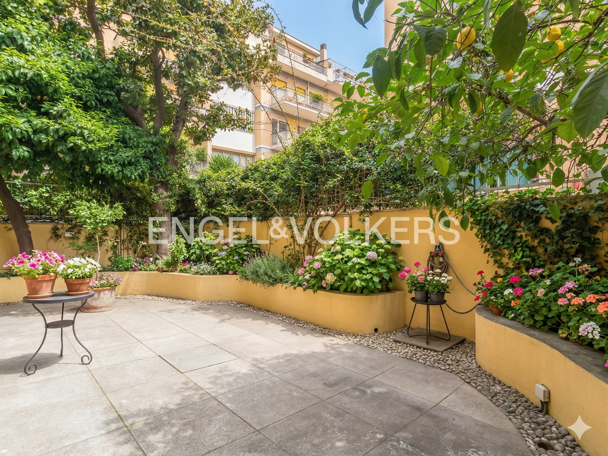 Exclusive Apartment with Garden on a Private Street in Monteverde