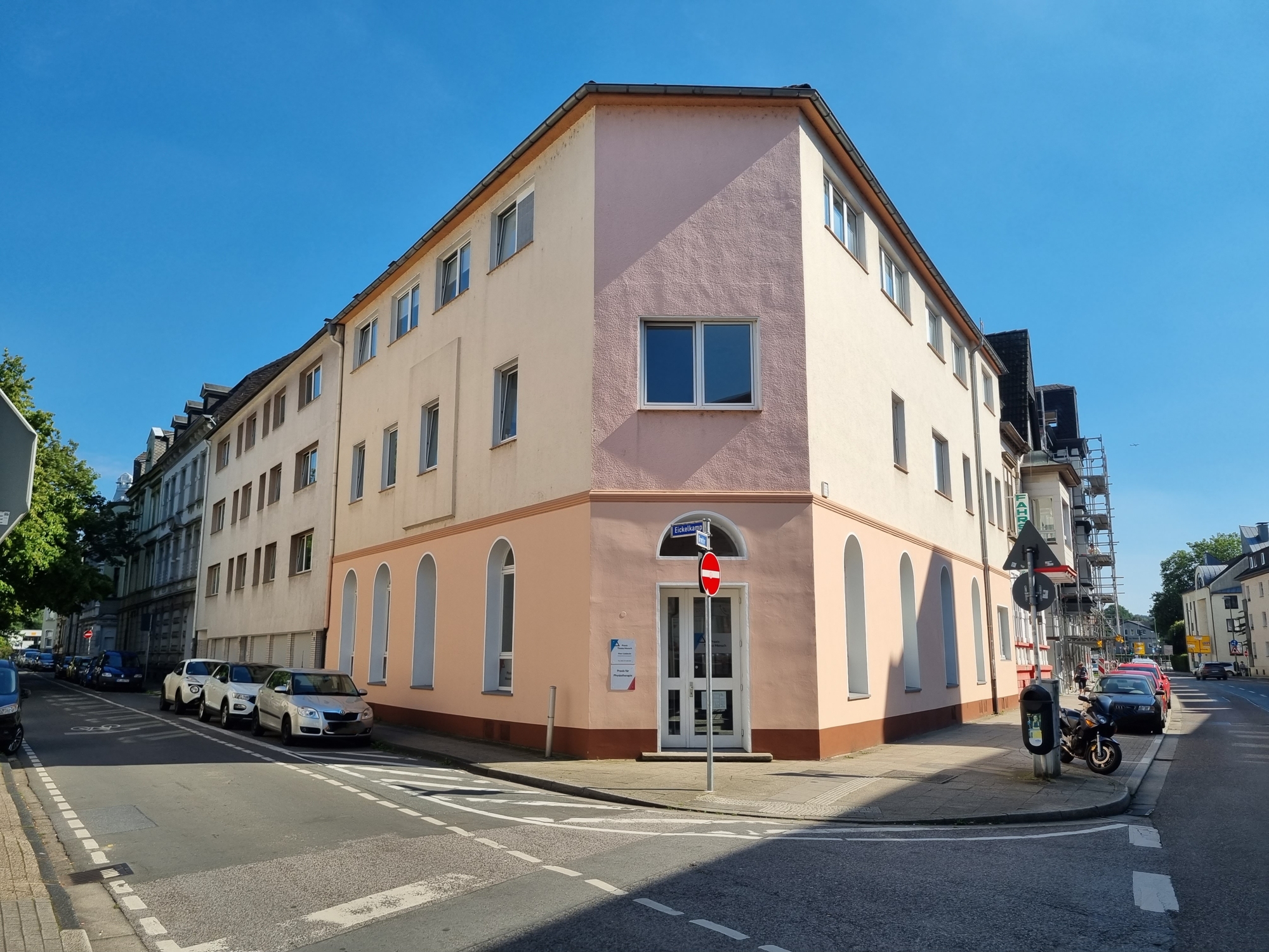 Wohn- und Geschäftshaus