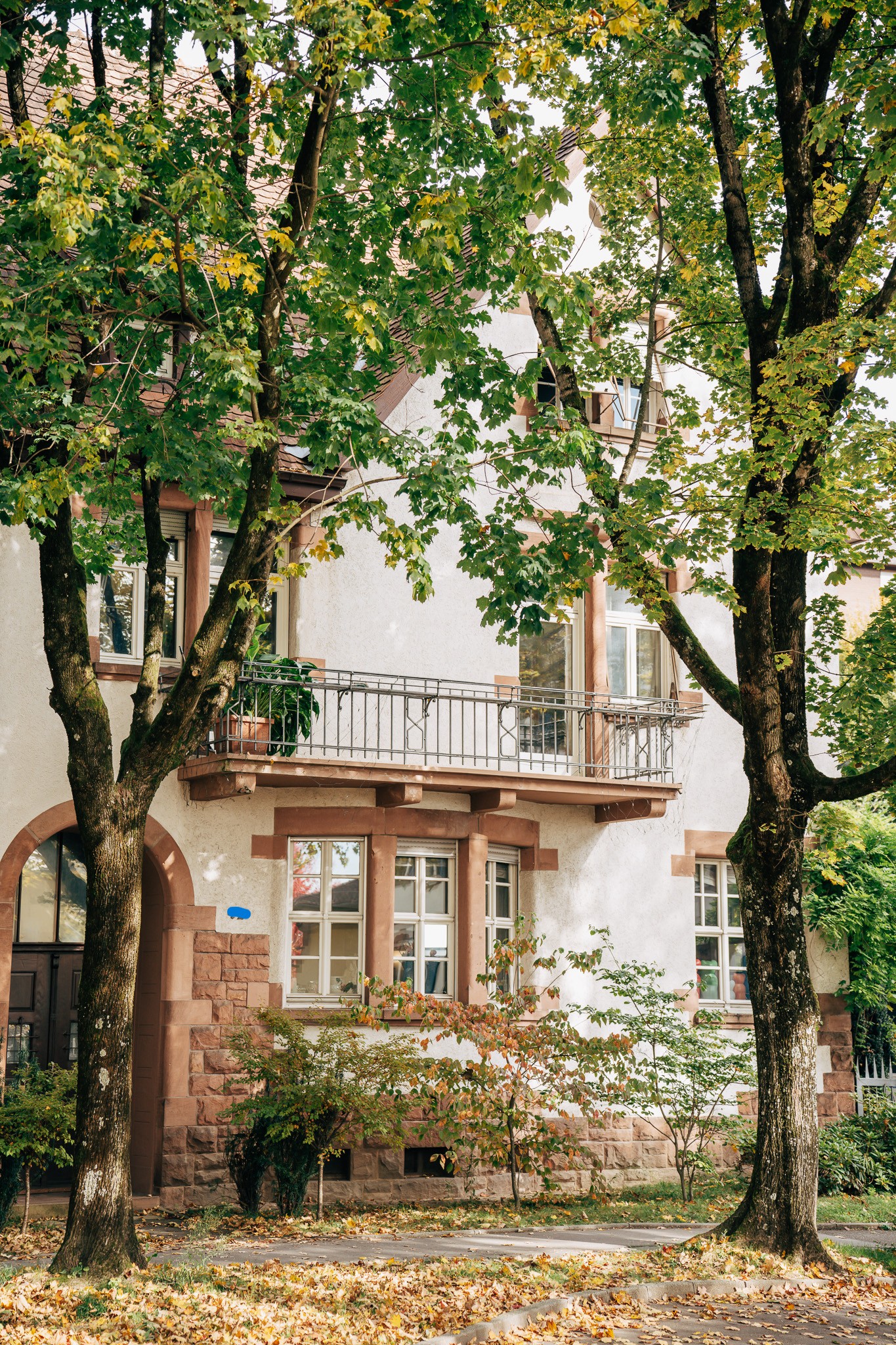„Charmante Jugendstil-Villa: Wohnen und Leben unter einem Dach“