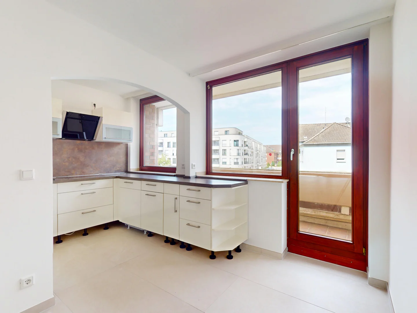 Erstbezug nach exklusiver Renovierung - barrierefreie 3-Zimmer-Wohnung mit Lift, Balkon und Tiefgarage im Zentrum von Moers - Photo 3