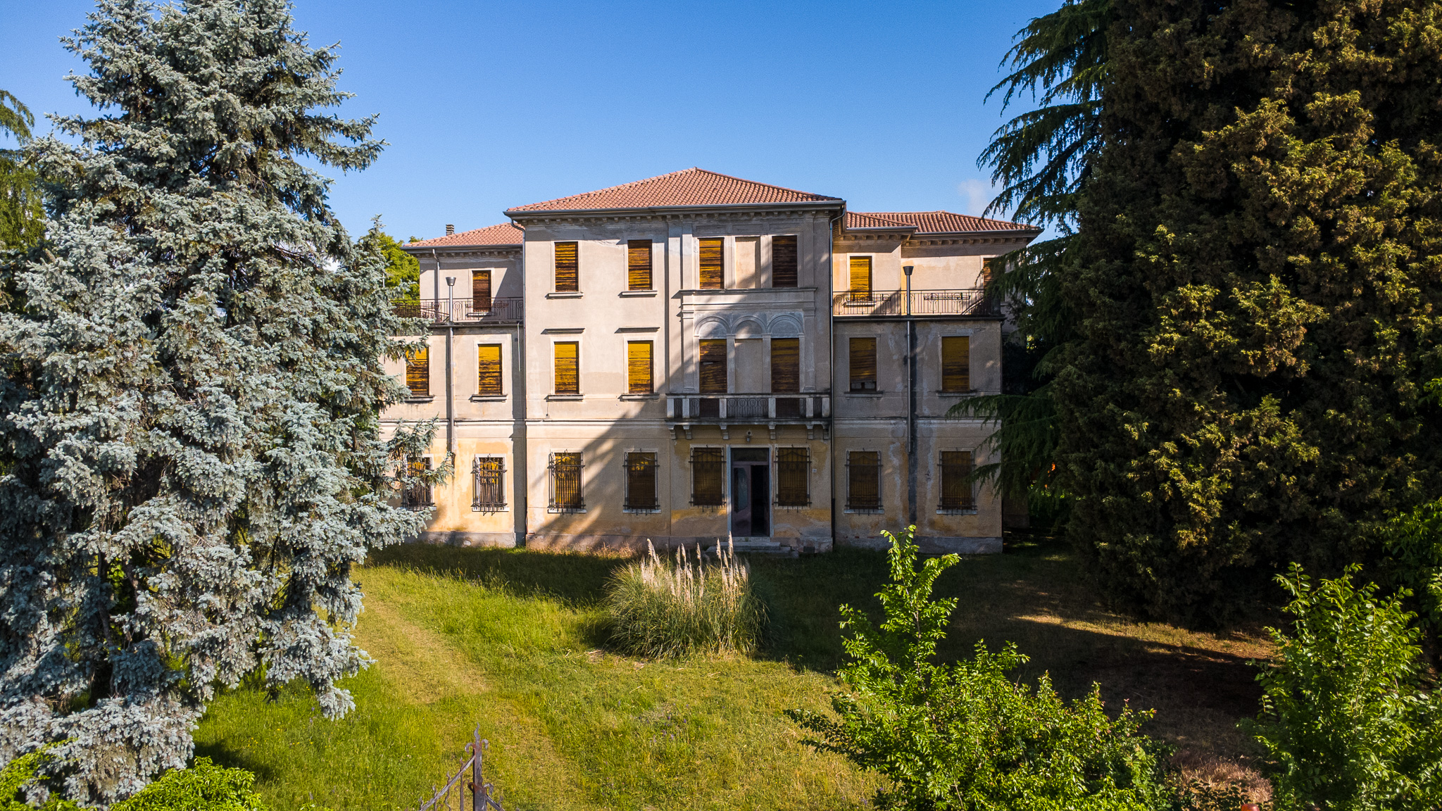 Prestigious Historic Villa with Private Park