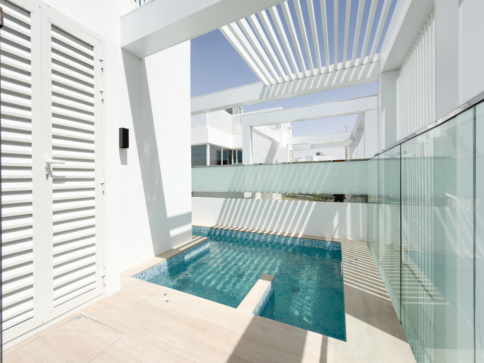 Stunning Lagoon View | 4 Bdr + M | Private Rooftop Pool