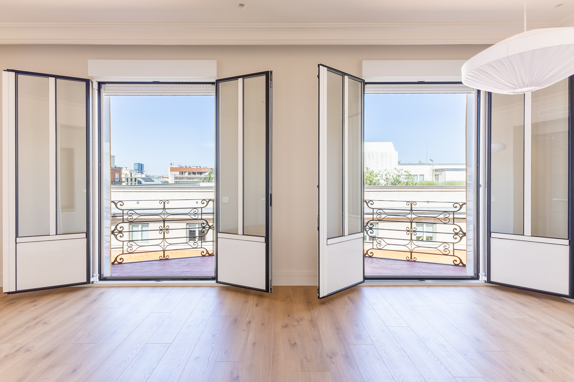 Exclusive Brand-New Luxury 3-Bedroom Apartment with Terrace in Salamanca