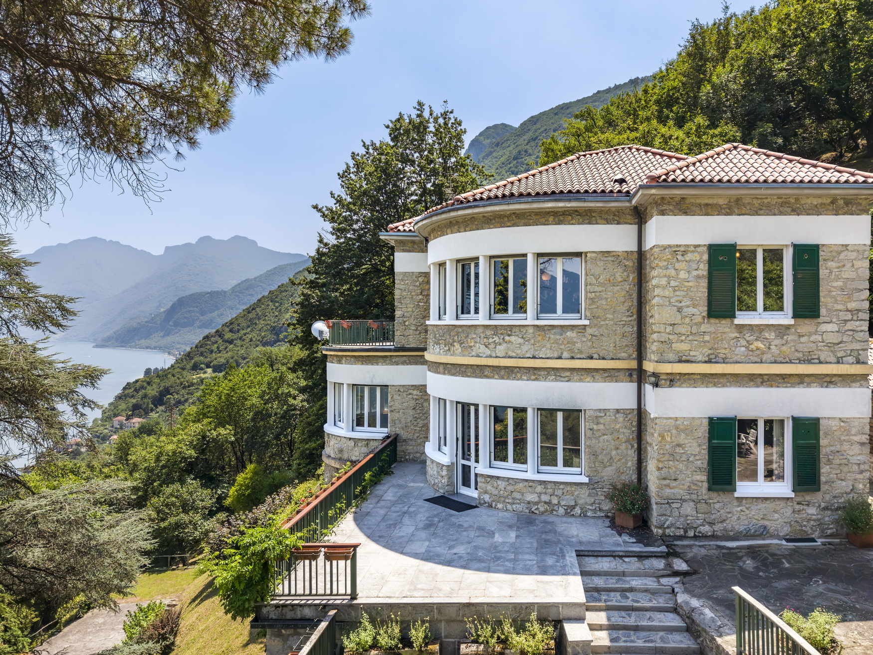 Villa Linda: history, views and privacy on Lake Como