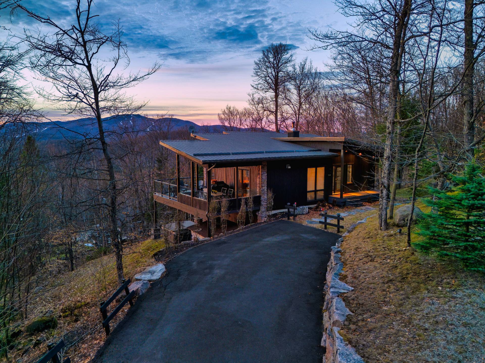 Stunning property with spectacular views!