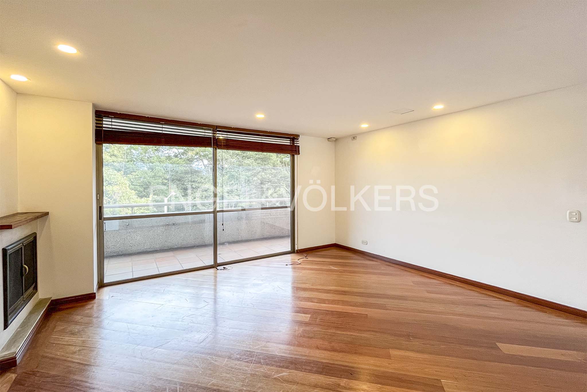 Apartamento con balcón y  vista para venta en Gratamira