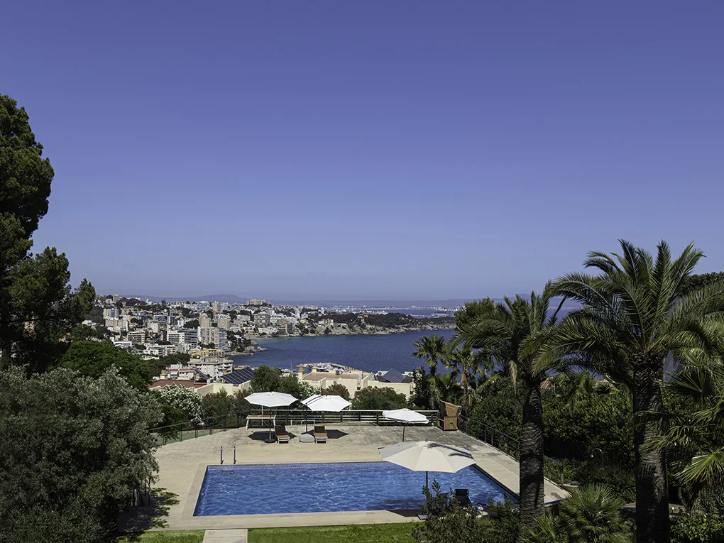 Impressive villa with sea views in Cas Català