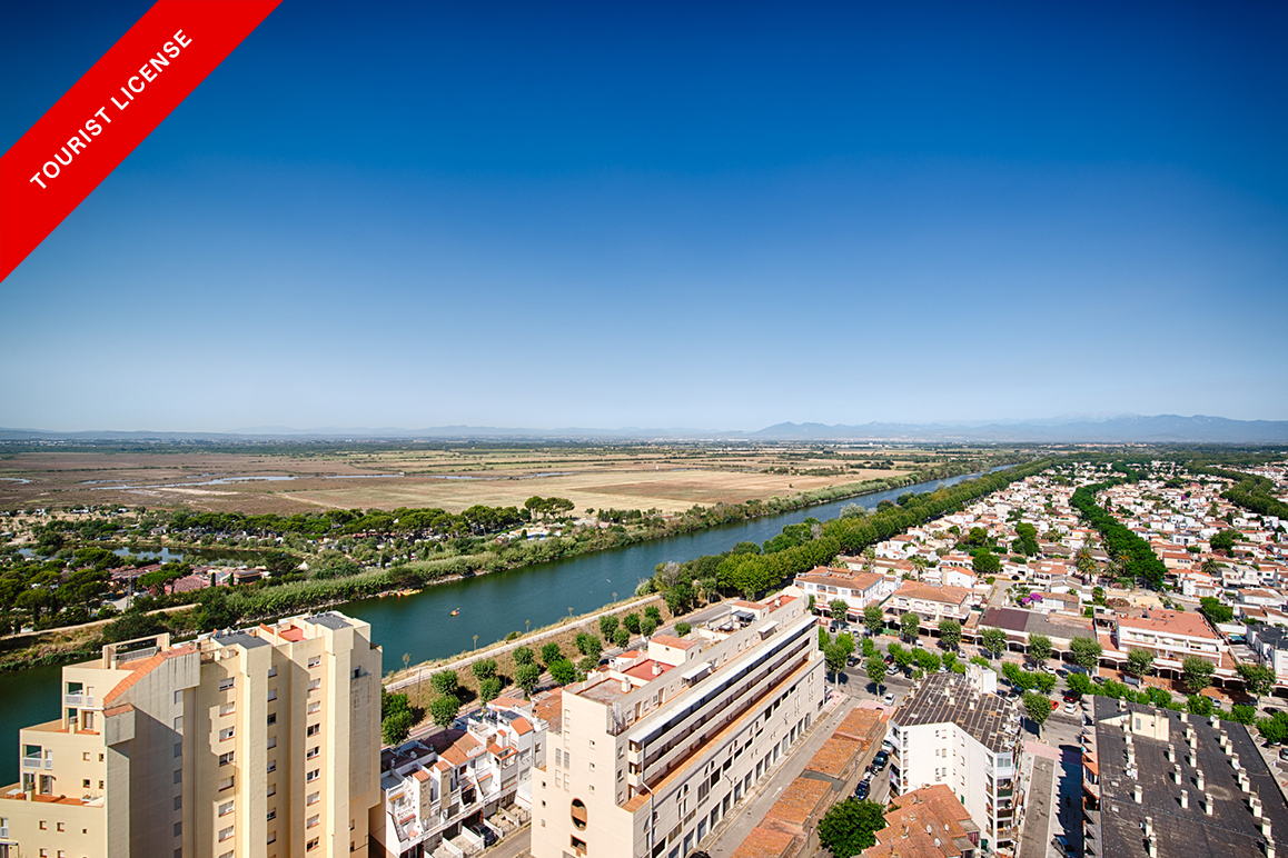 Estudi en planta alta amb llicència turística a Empuriabrava