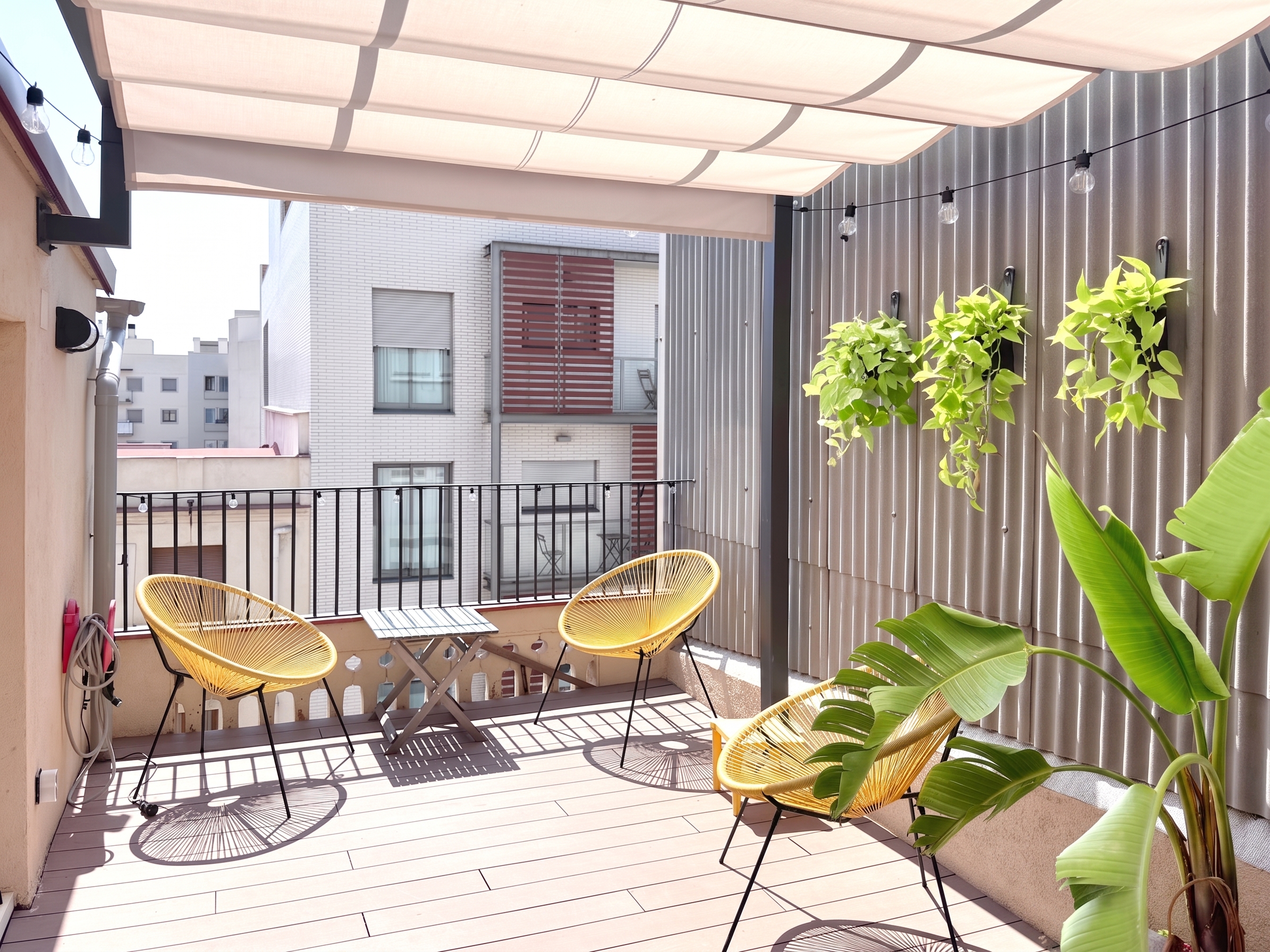 Spectacular penthouse with private terrace steps from the beach