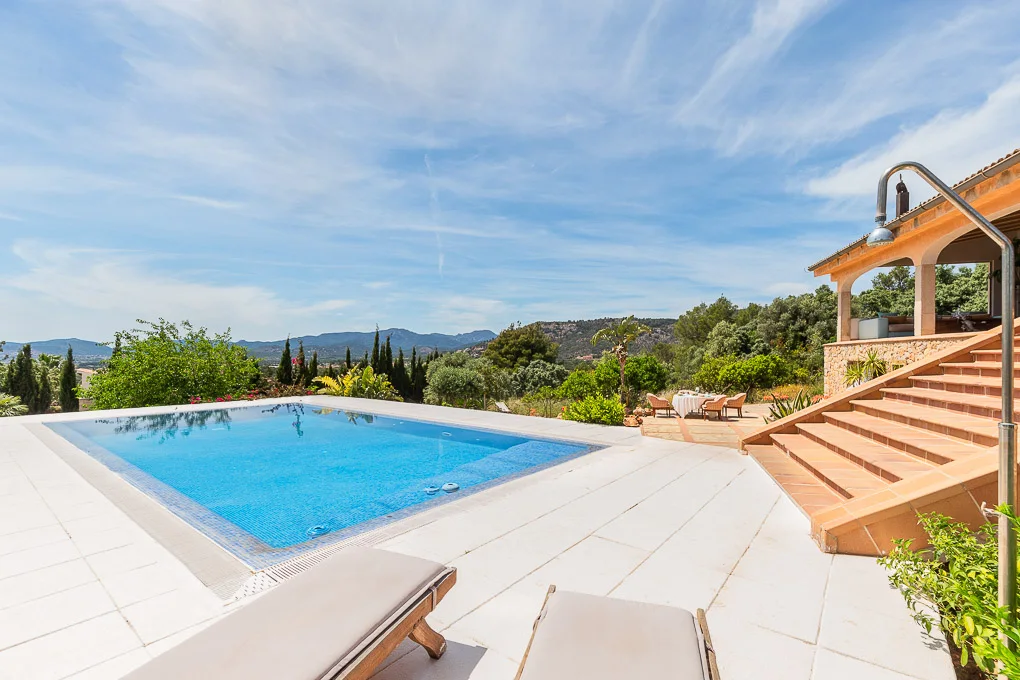 Villa with fantastic view over Palma and the Tramuntana