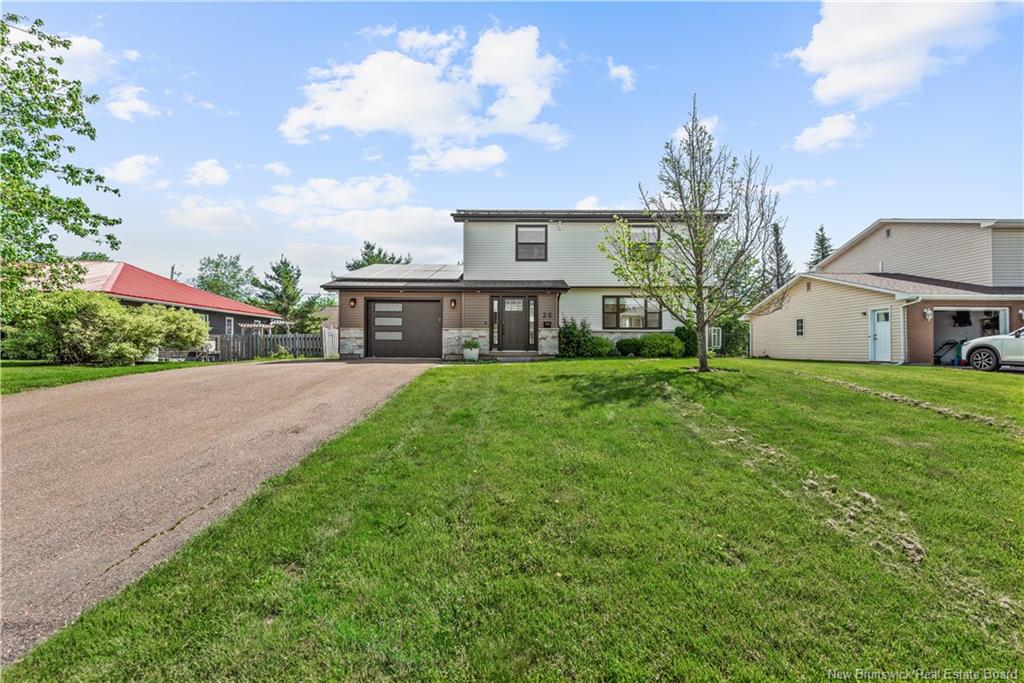 FULLY RENOVATED FAMILY  HOME IN WEST RIVERVIEW, NB