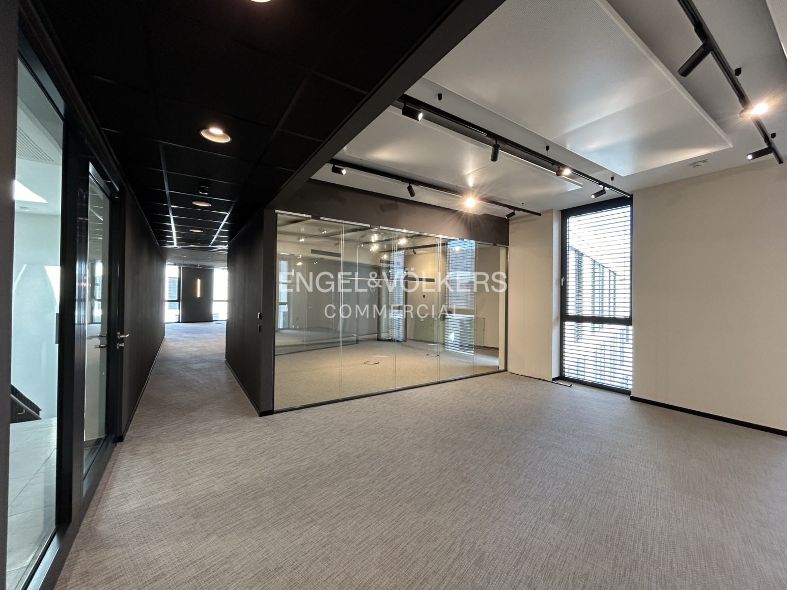 Hochwertiges Büro mit Glasfaseranschluss