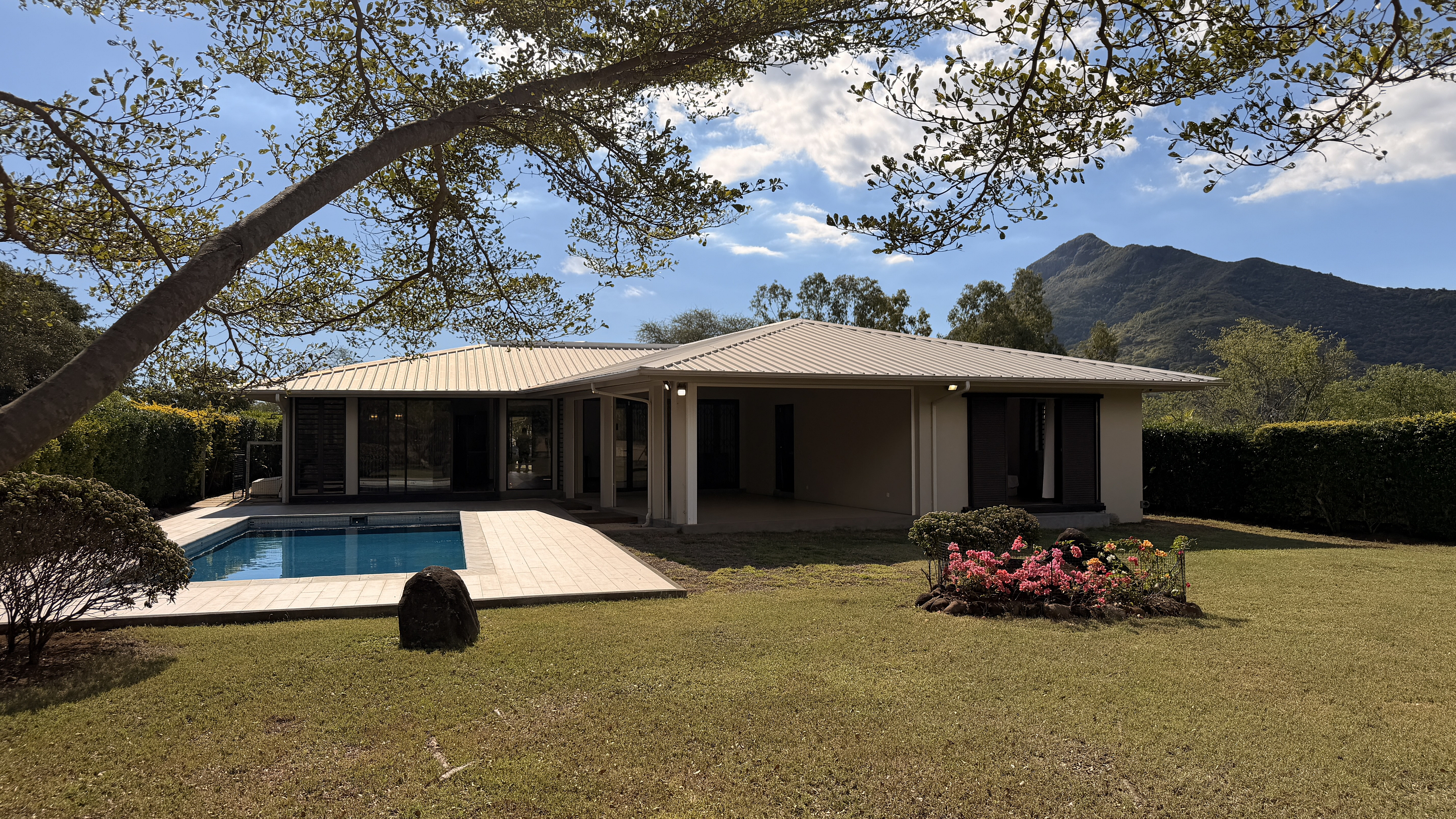 Spacious Villa with Pool in a Prestigious Gated Community near Black River