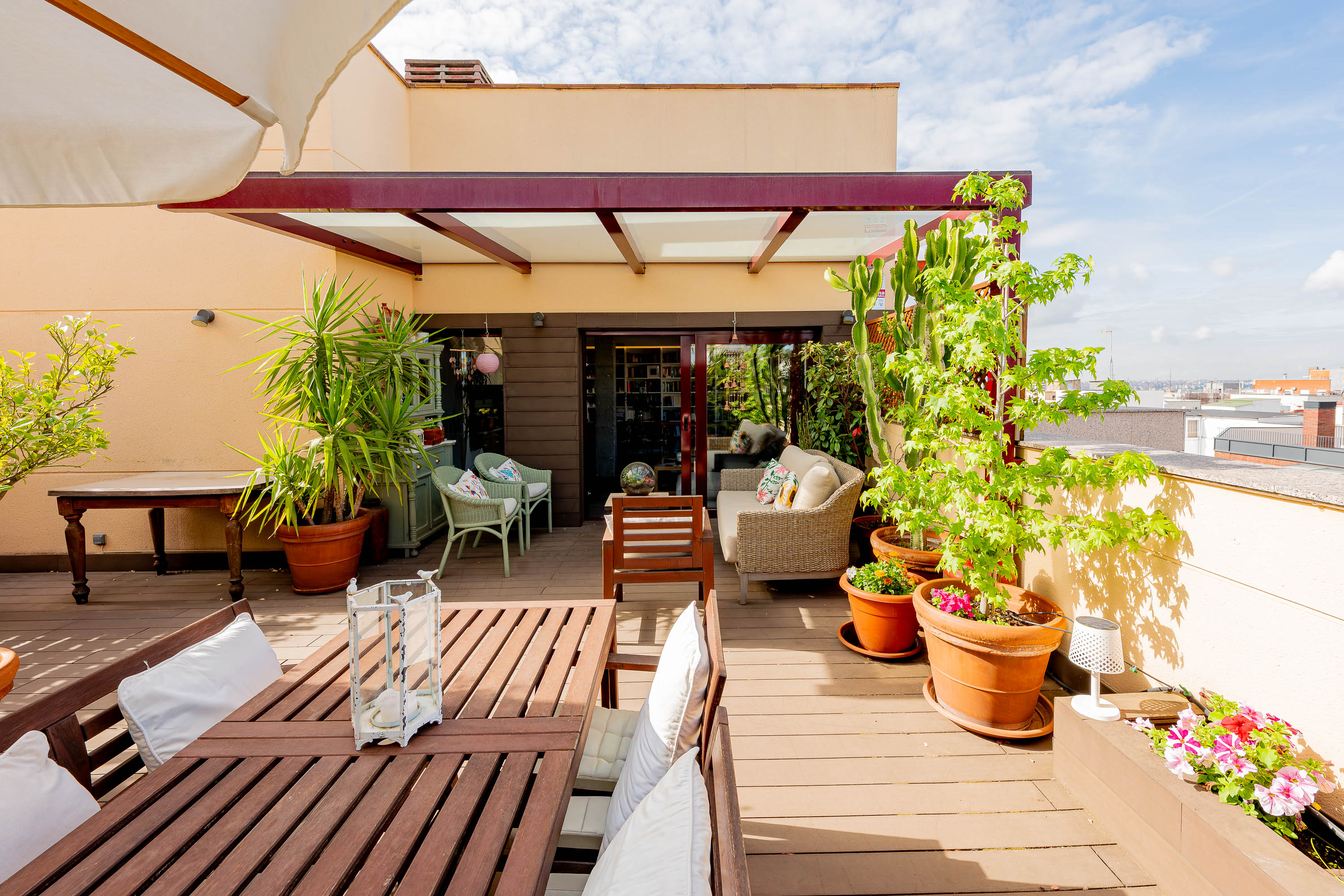 Stunning penthouse with a swimming pool and the option of a garage space in Vallehermoso