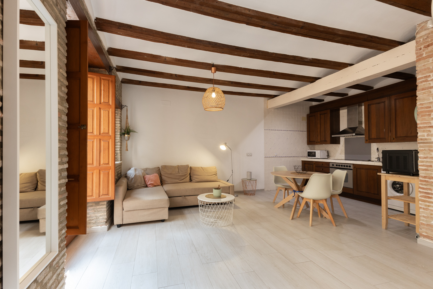 Cozy apartment in central Valencia without an elevator