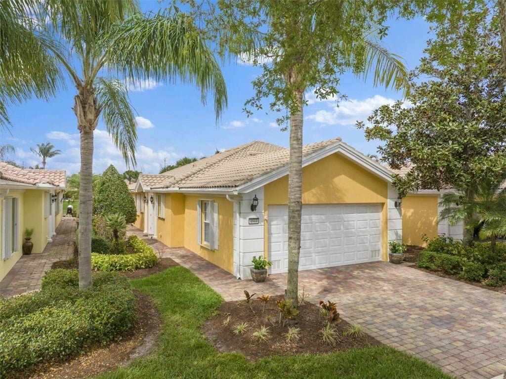 Spacious with Relaxing Lakeview